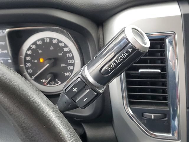 Used 2017 Nissan Titan SV AWD/4WD image 20