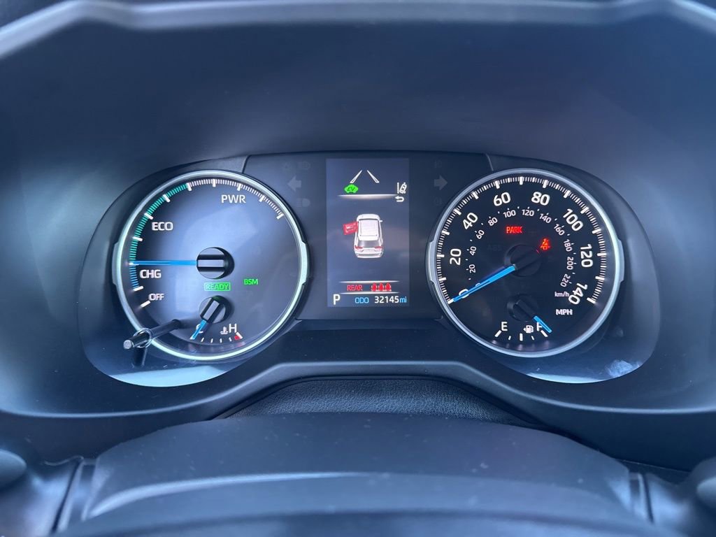 Used 2022 Toyota RAV4 LE image 24