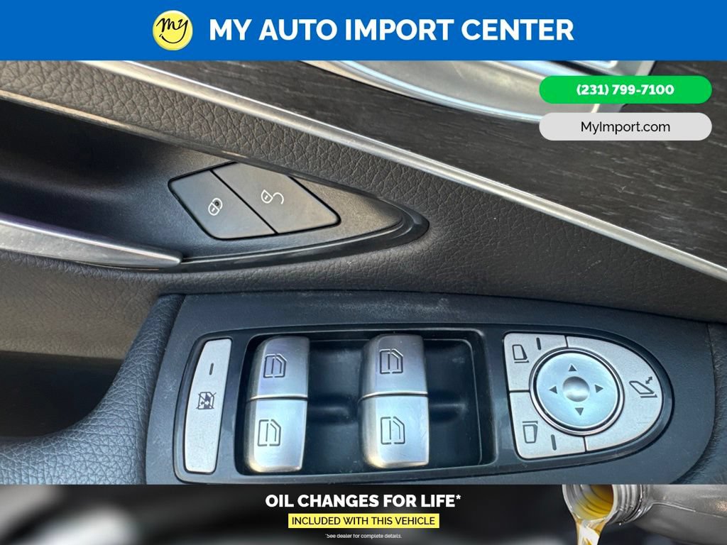 Used 2022 Mercedes-Benz GLC 300 4MATIC w/ Driver Assistance Package image 12