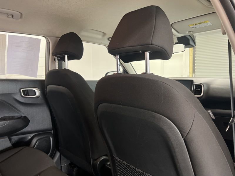 Used 2020 Hyundai Venue SE image 11