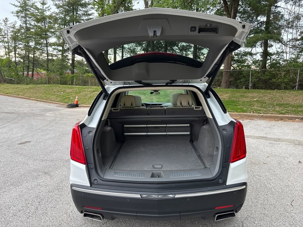 Used 2017 Cadillac XT5 Premium Luxury w/ Advanced Security Package AWD/4WD image 28