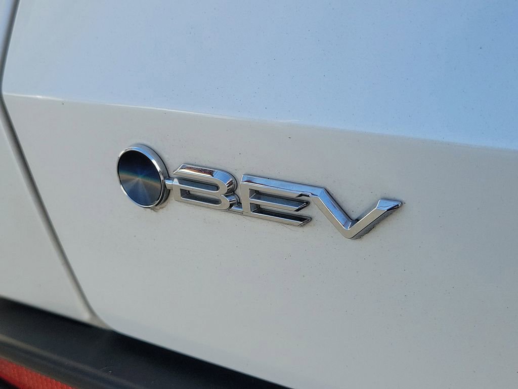 Used 2024 Toyota bZ4X XLE w/ Weather Package image 12