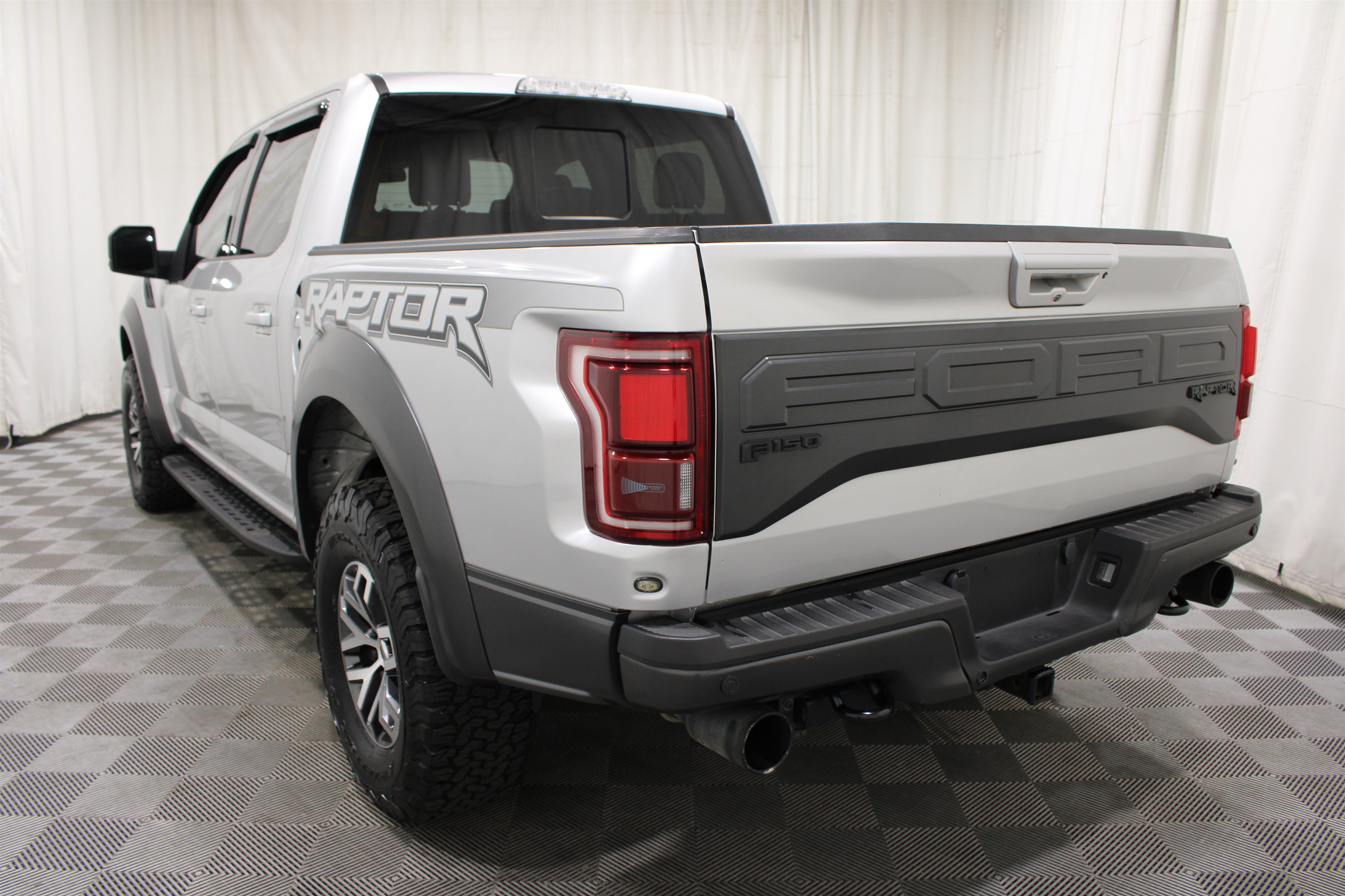 Used 2017 Ford F150 Raptor w/ Equipment Group 802A Luxury AWD/4WD image 33
