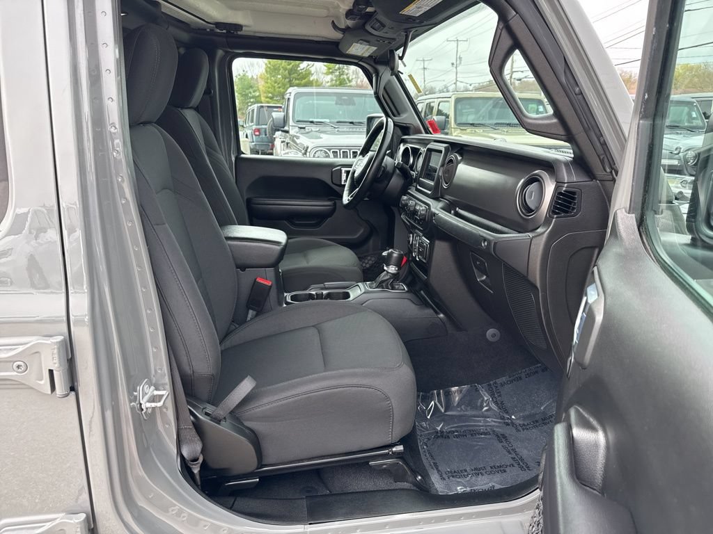Certified 2021 Jeep Gladiator Sport AWD/4WD image 24