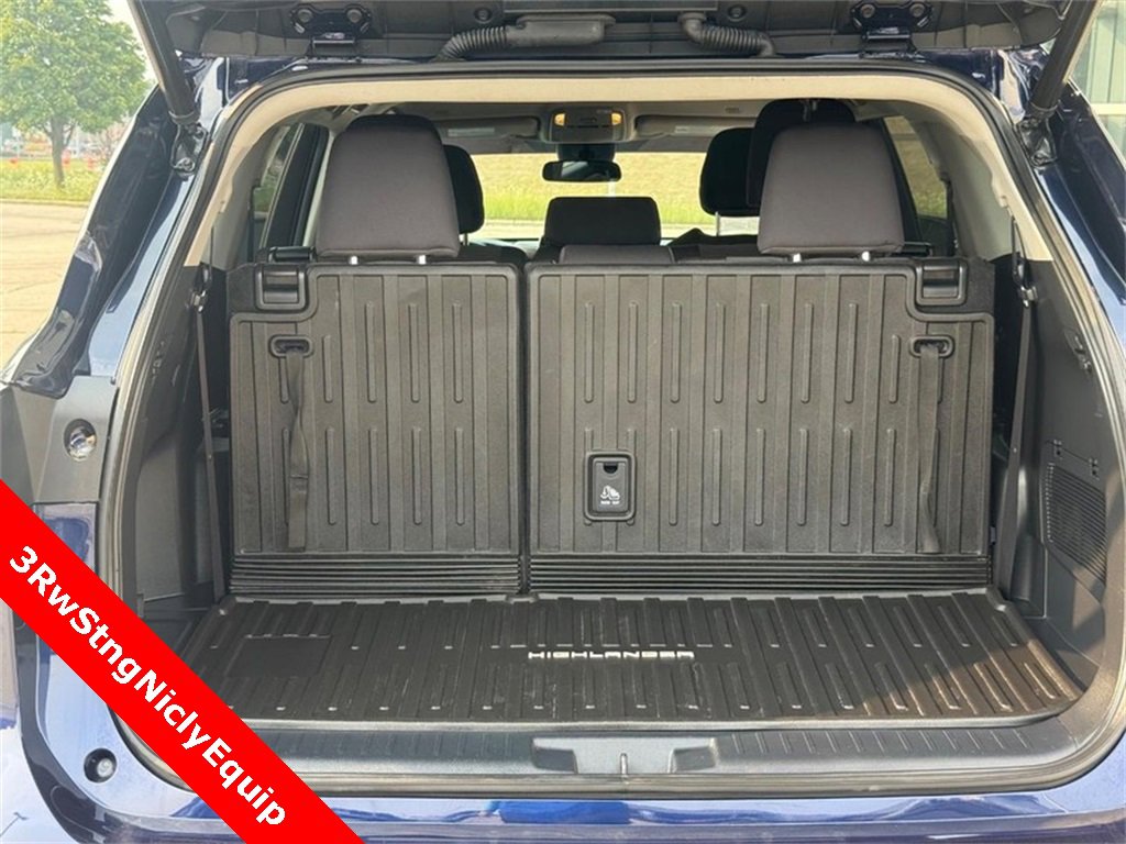 Used 2023 Toyota Highlander LE image 9