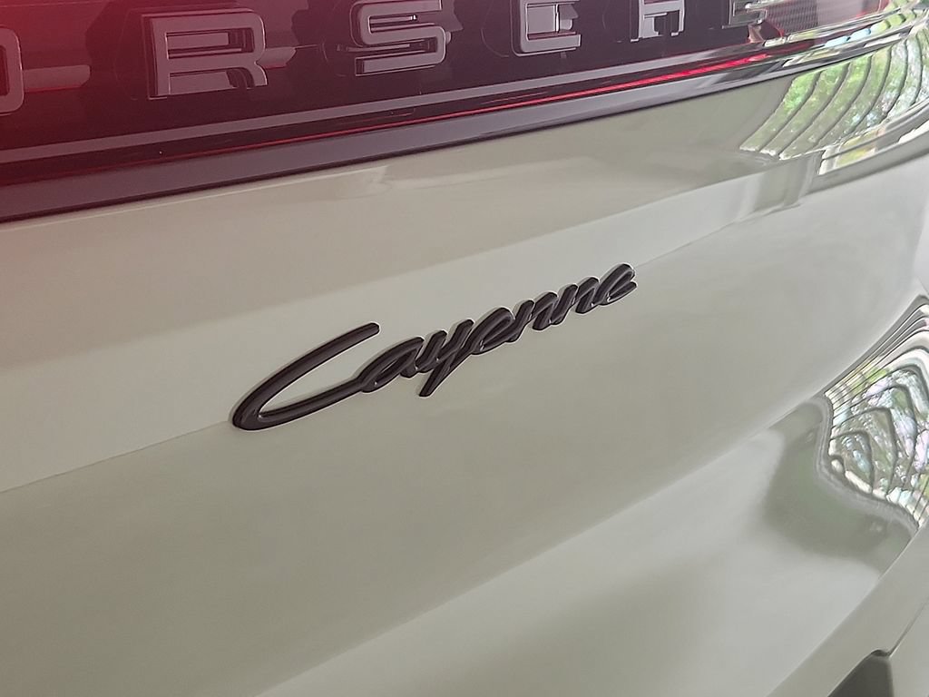 New 2026 Porsche Cayenne Coupe AWD/4WD image 28
