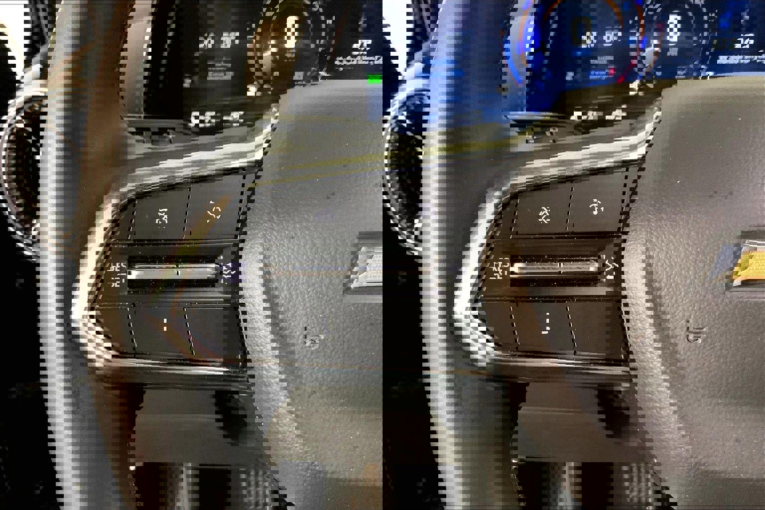 Used 2025 Chevrolet Equinox LT w/ Convenience Package II image 18