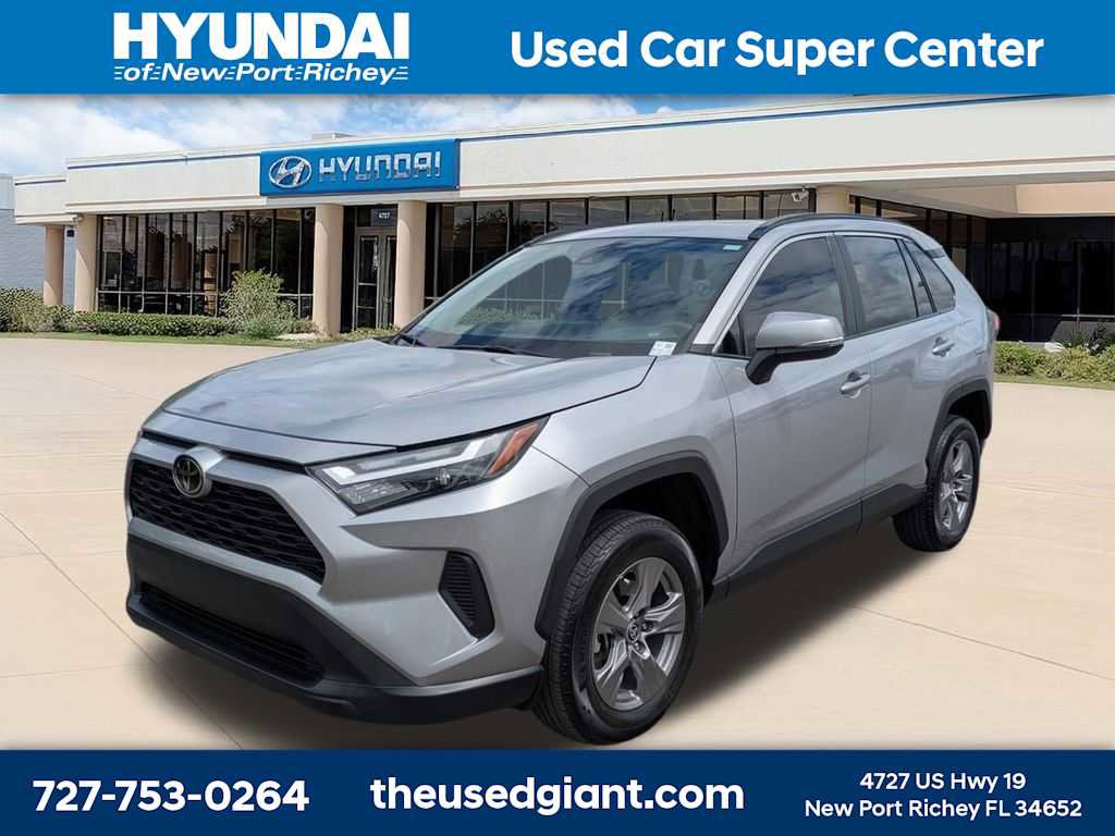 Used 2023 Toyota RAV4 XLE w/ Convenience Package image 2