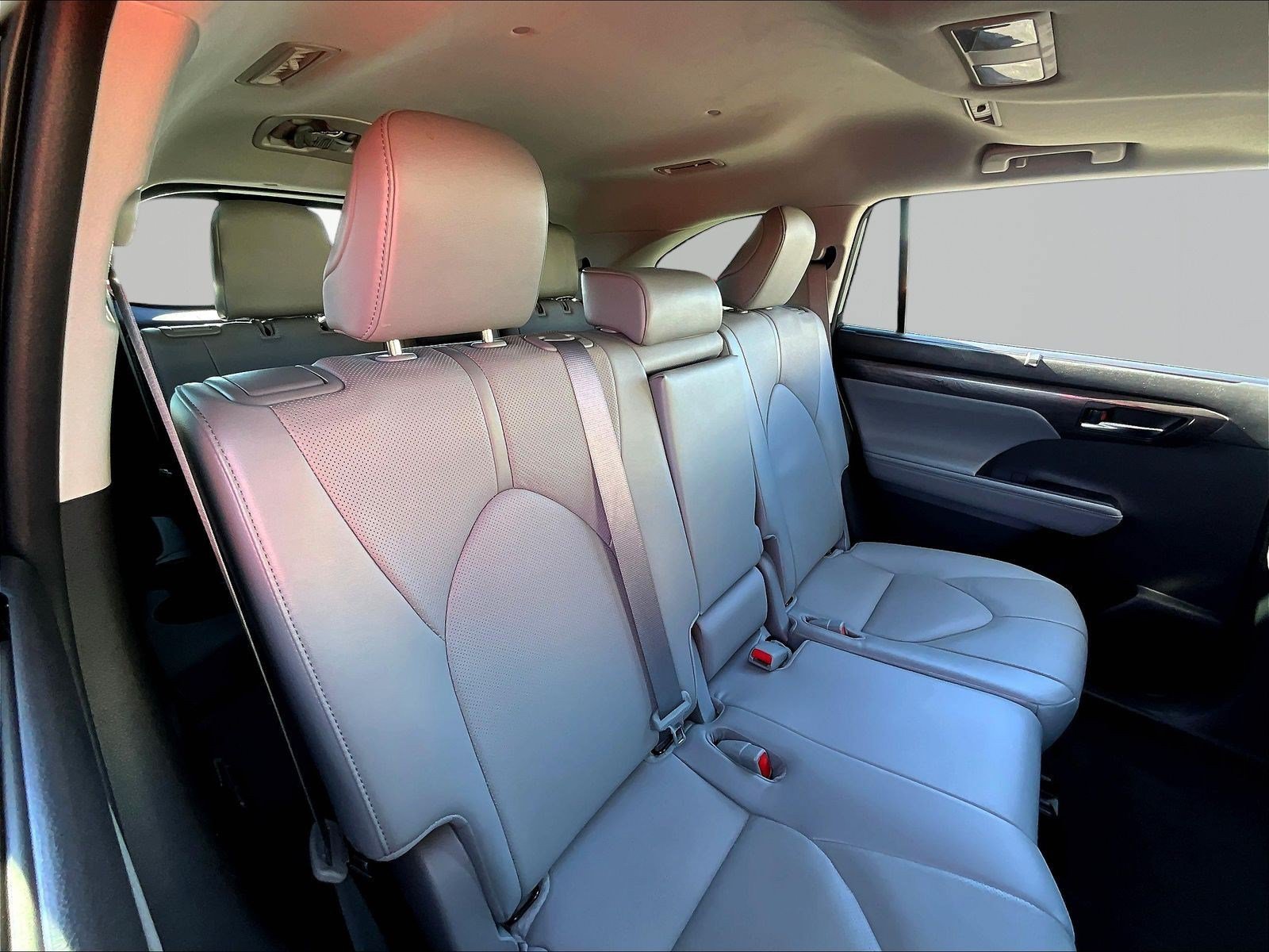 Used 2022 Toyota Highlander Limited AWD/4WD image 25