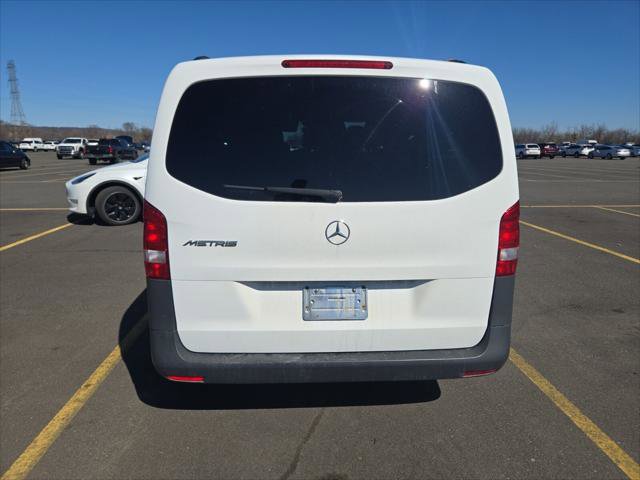 Used 2016 Mercedes-Benz Metris Passenger image 7