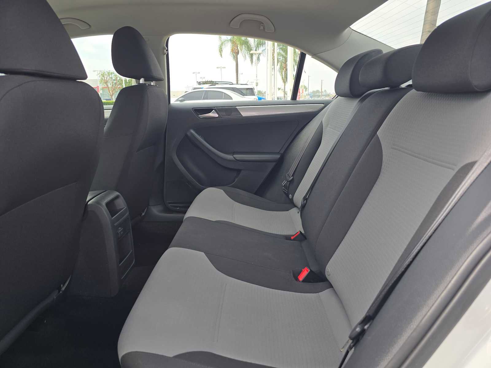 Used 2017 Volkswagen Jetta S image 17