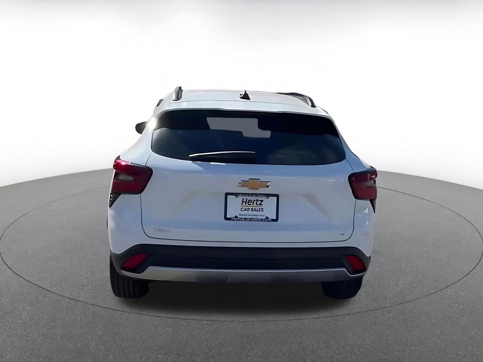 Used 2025 Chevrolet Trax LT image 12