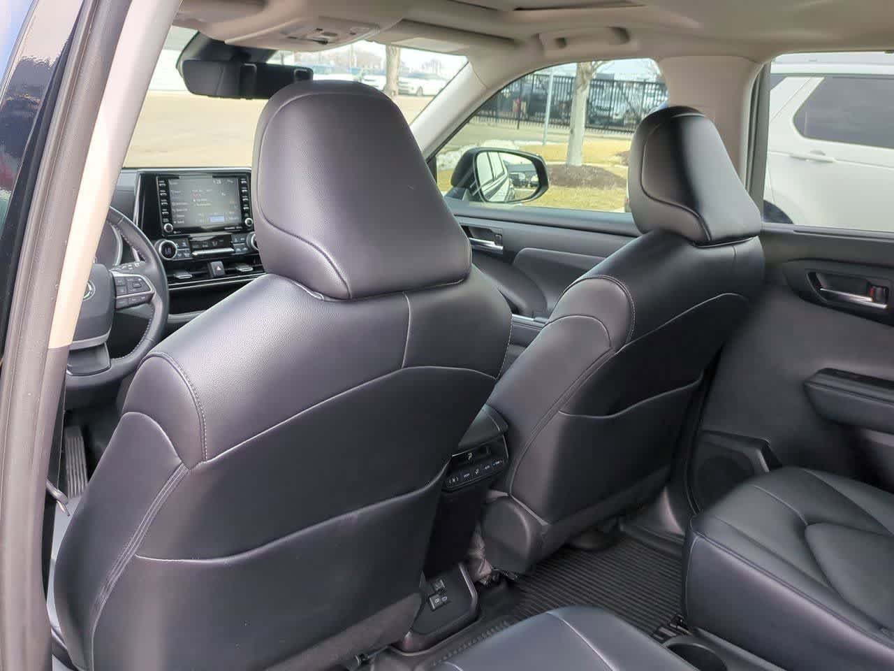 Used 2022 Toyota Highlander XLE image 17