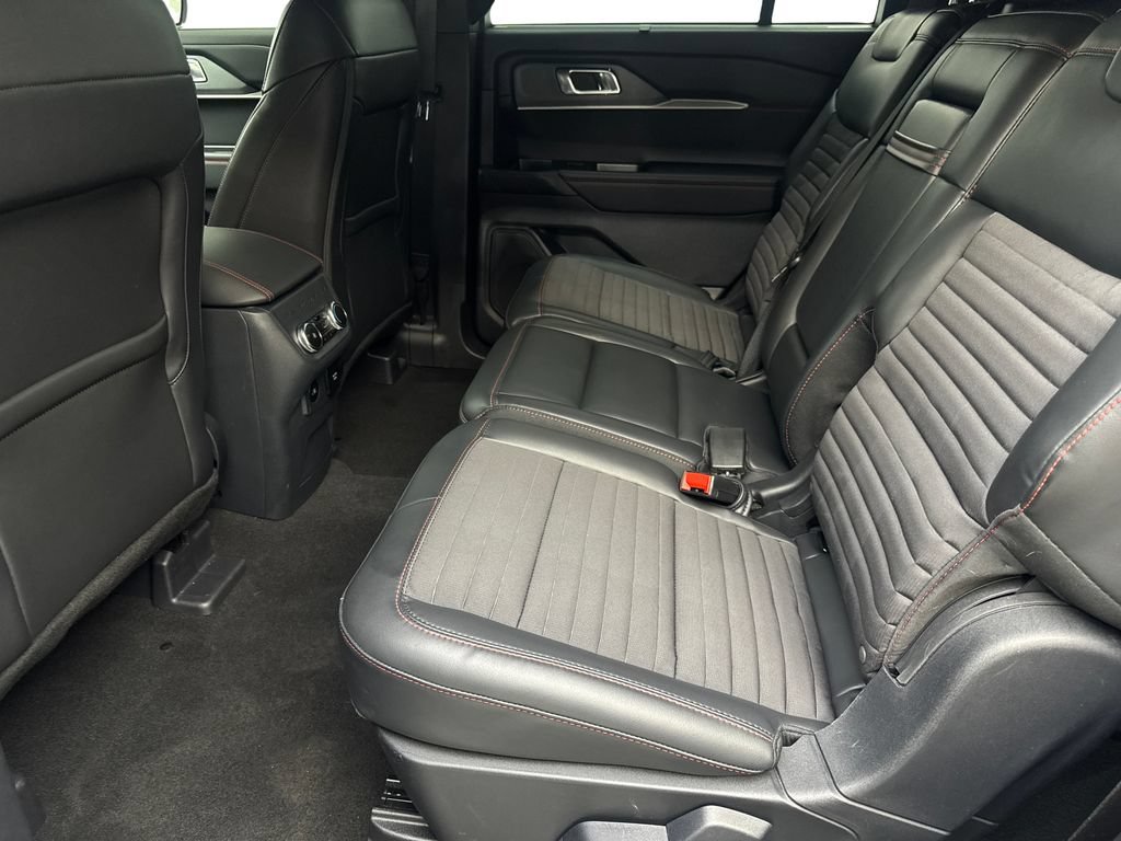 Used 2025 Ford Explorer ST-Line w/ Premium Package RWD image 29