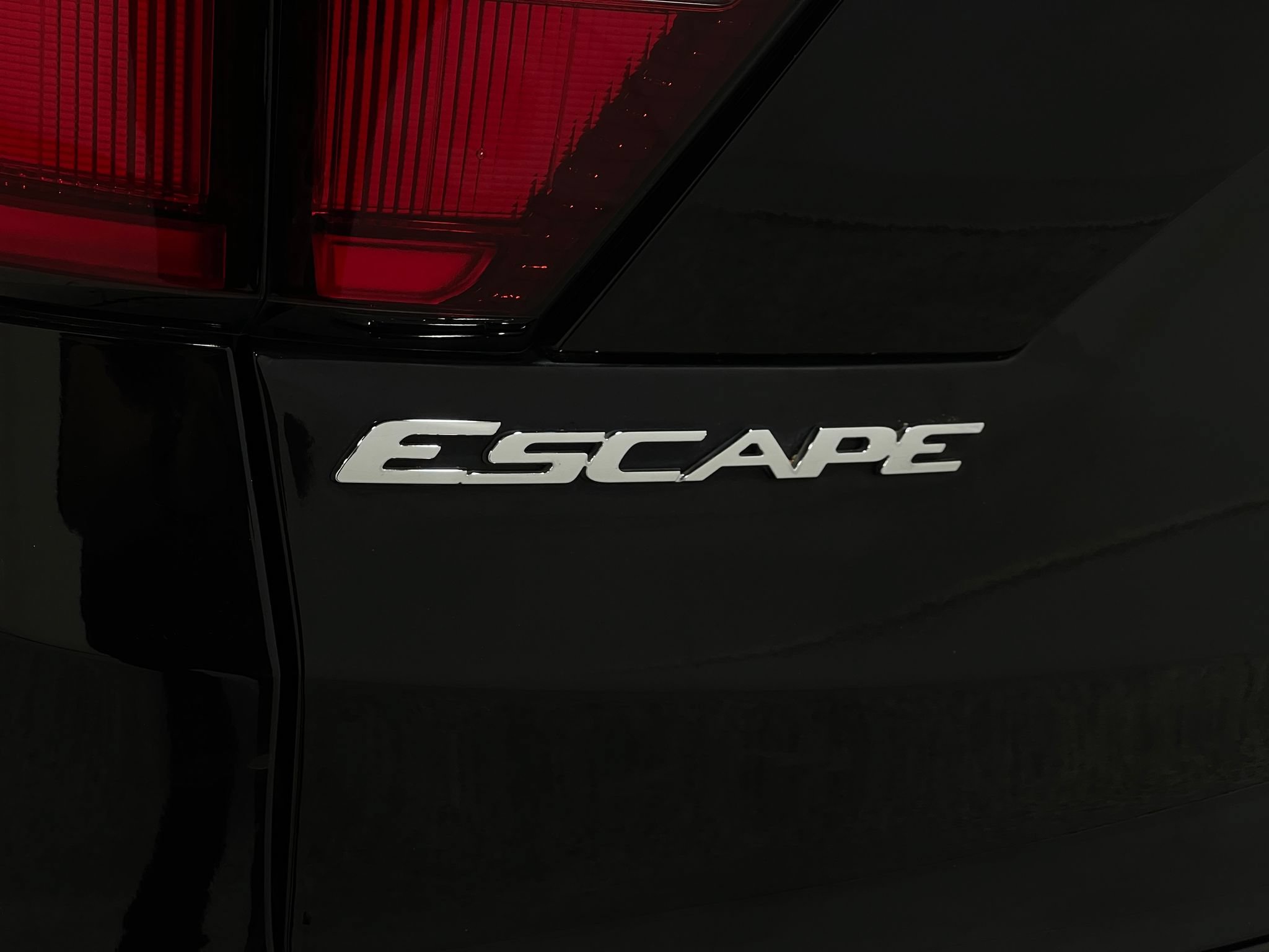 Used 2019 Ford Escape Titanium FWD image 38