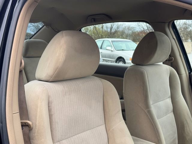 Used 2004 Honda Accord LX image 9