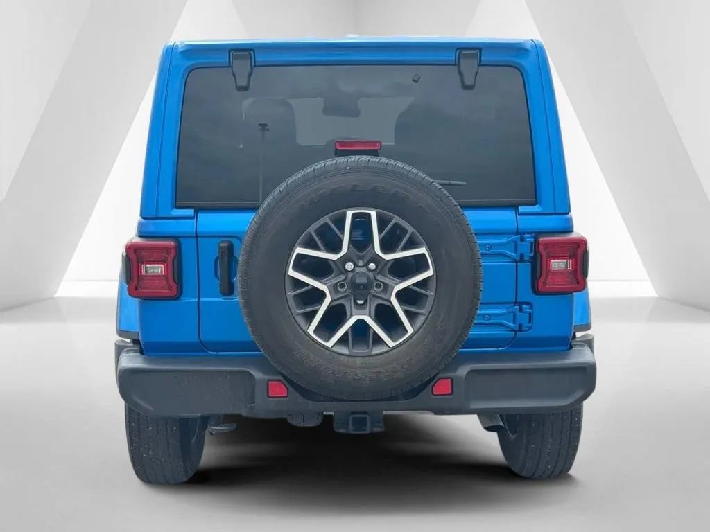 Used 2024 Jeep Wrangler Sahara w/ Technology Group image 5