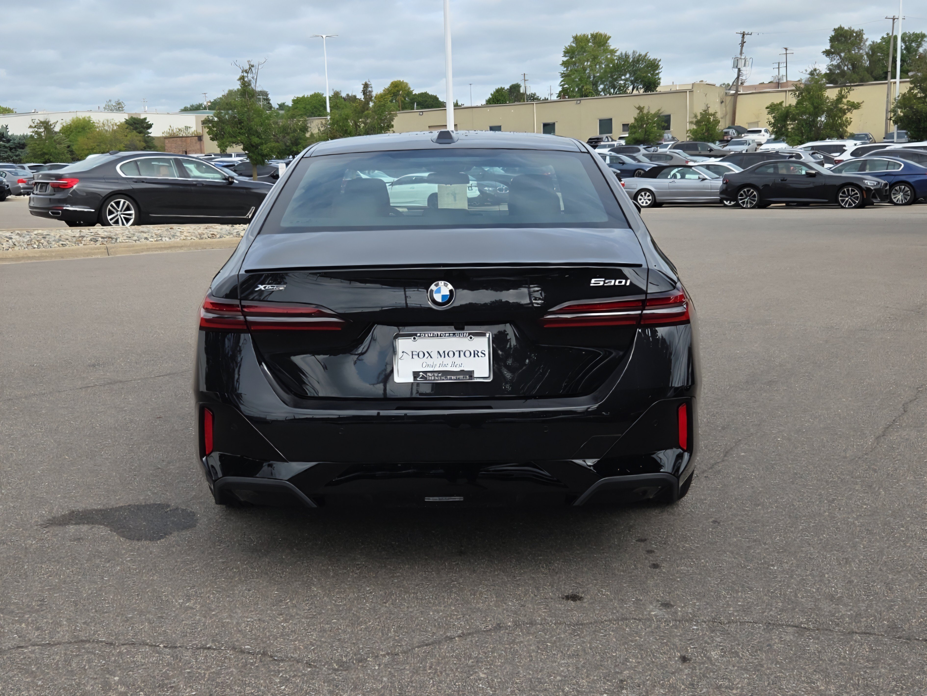 New 2027 BMW 530i xDrive w/ M Sport Package AWD/4WD image 4