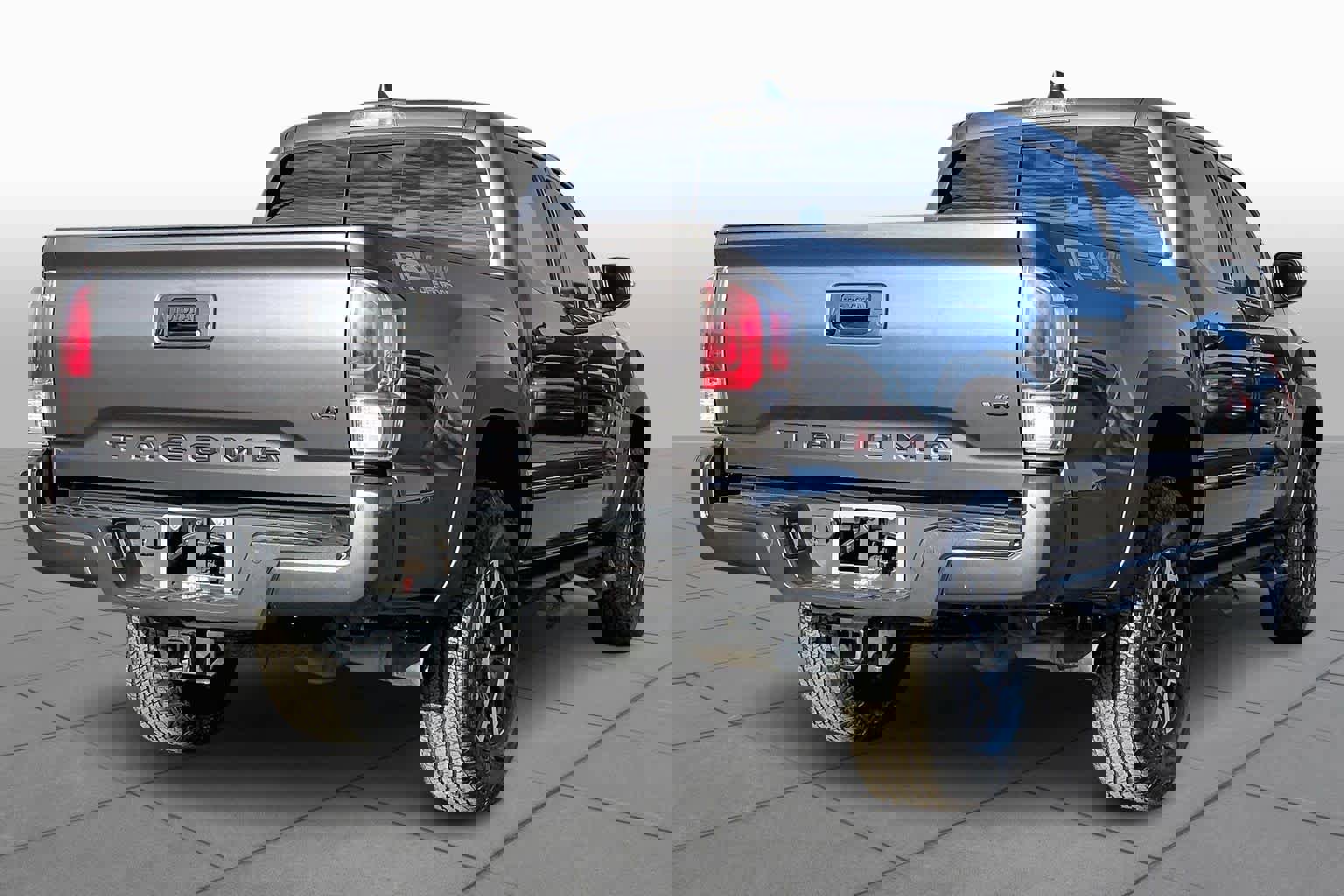 Used 2023 Toyota Tacoma TRD Off-Road image 13