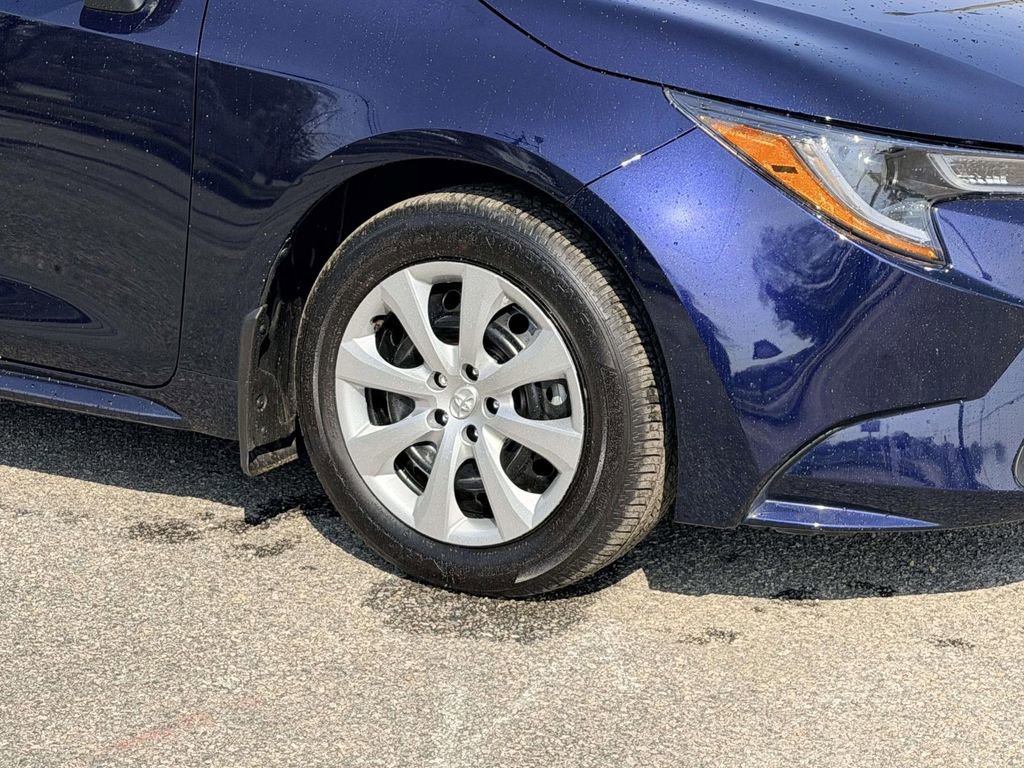 Certified 2025 Toyota Corolla LE image 25