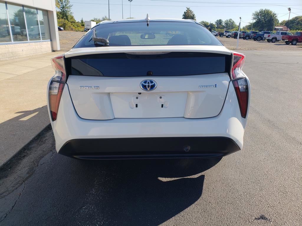 Used 2017 Toyota Prius image 8