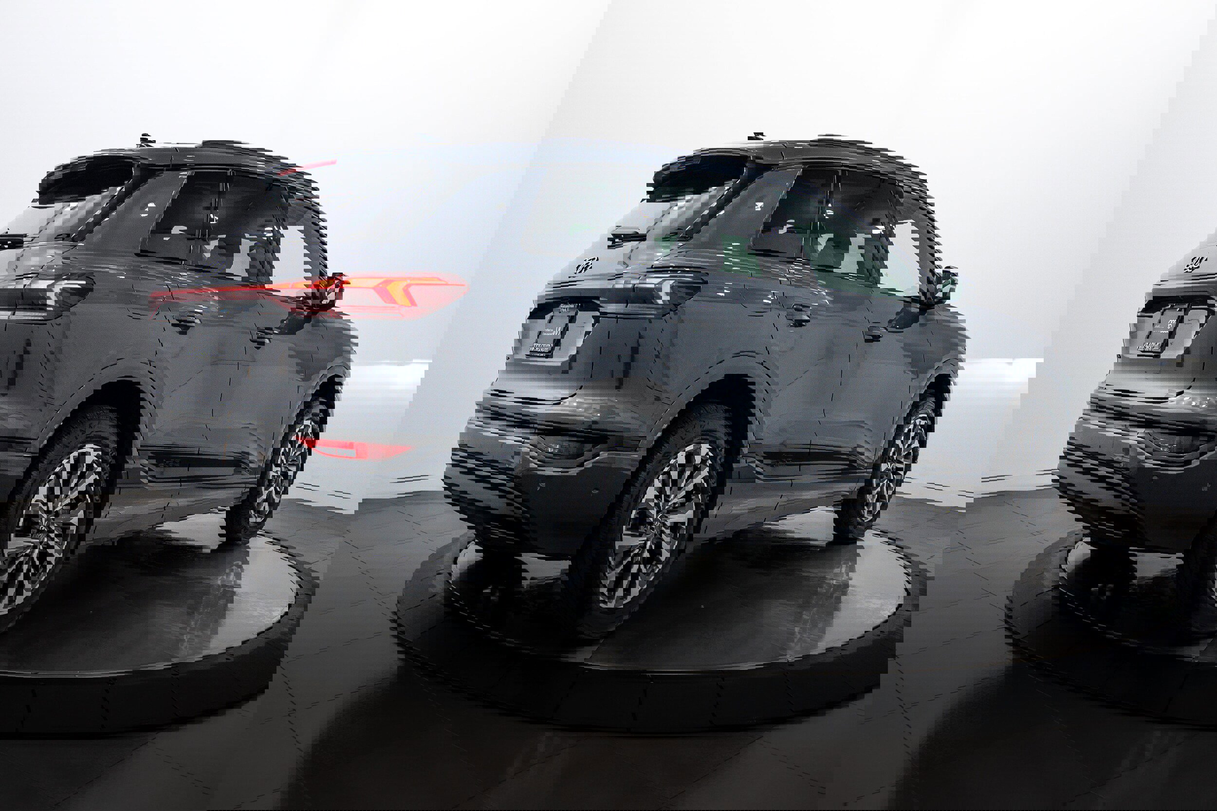 Certified 2025 Audi Q6 e-tron Premium w/ Convenience Package image 4