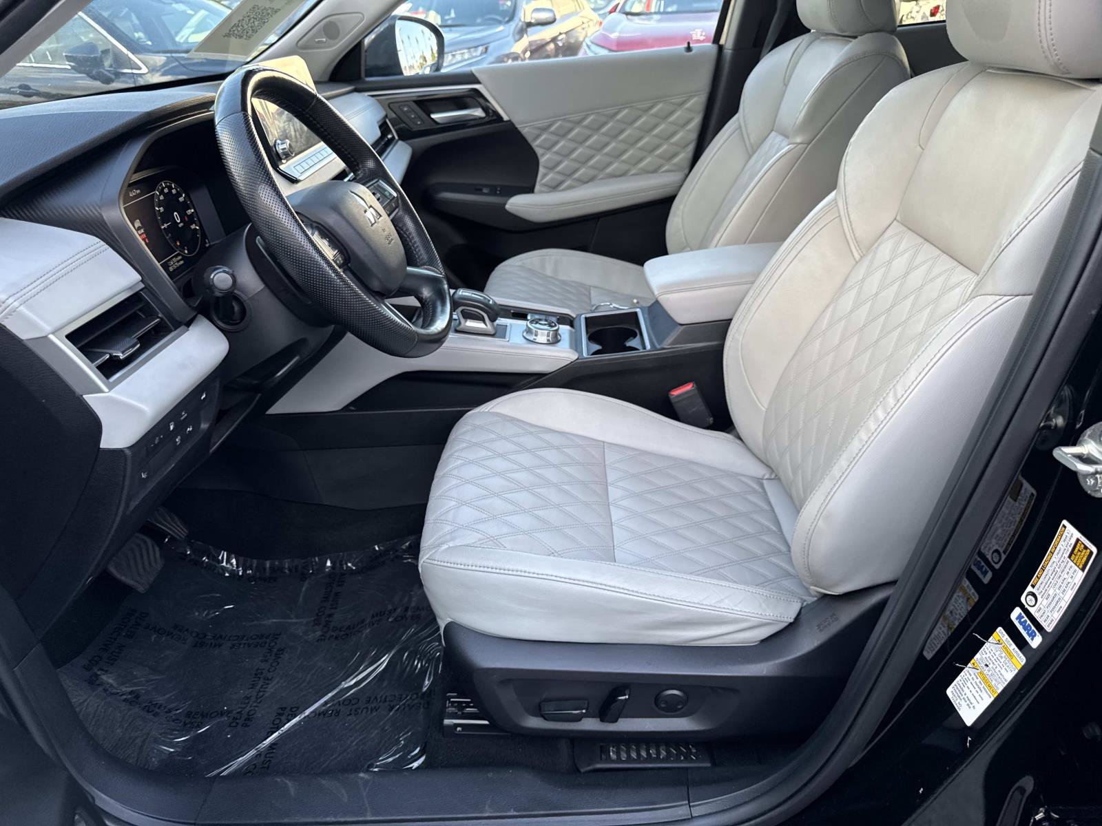 Used 2024 Mitsubishi Outlander SEL image 16