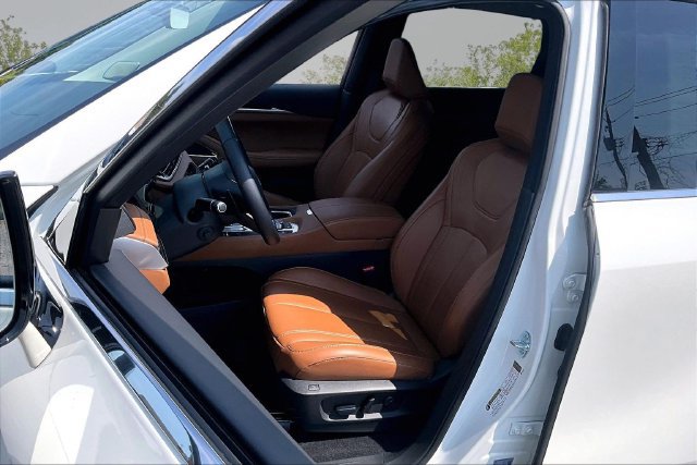 Used 2025 INFINITI QX60 Sensory w/ Cargo Package AWD/4WD image 23
