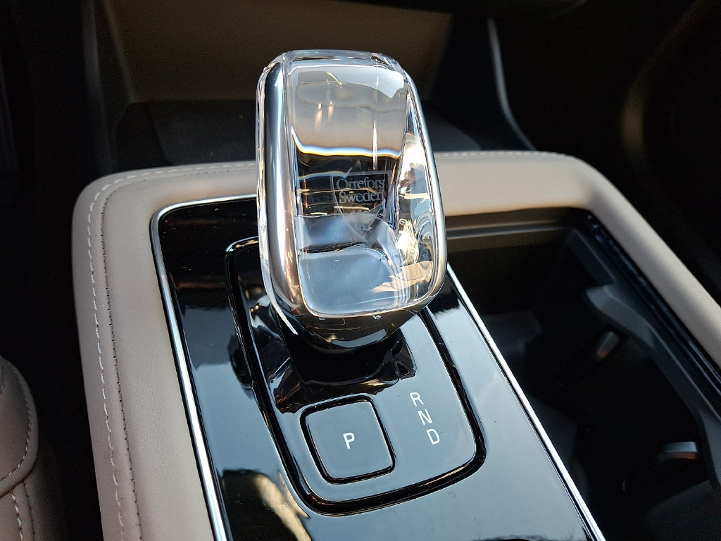 New 2027 Volvo XC90 B6 Plus AWD/4WD image 12