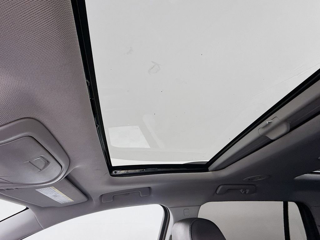 Used 2023 GMC Acadia SLT w/ Elevation Edition image 22