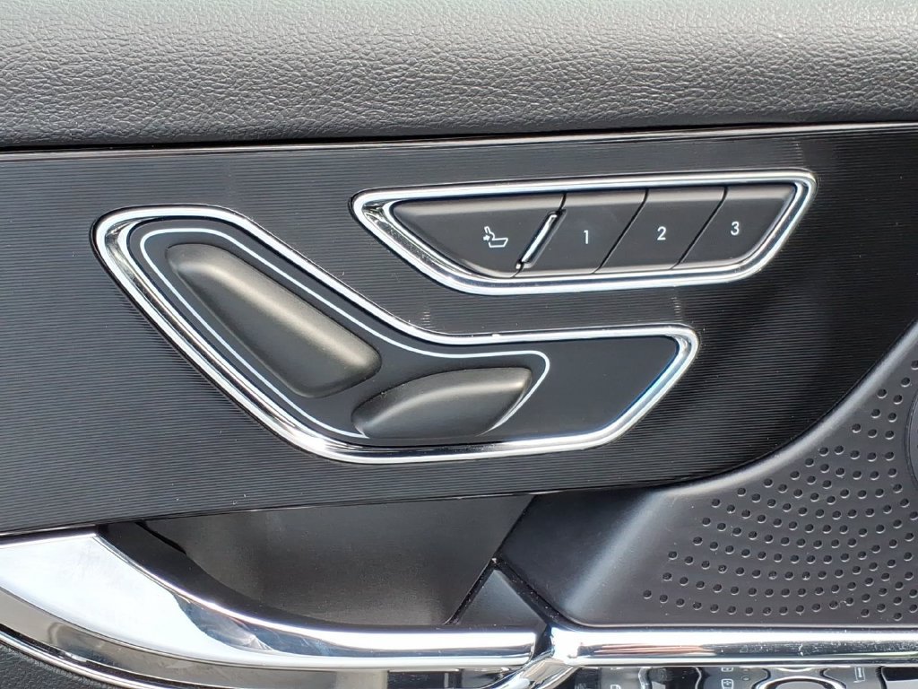 Certified 2023 Lincoln Corsair AWD image 14