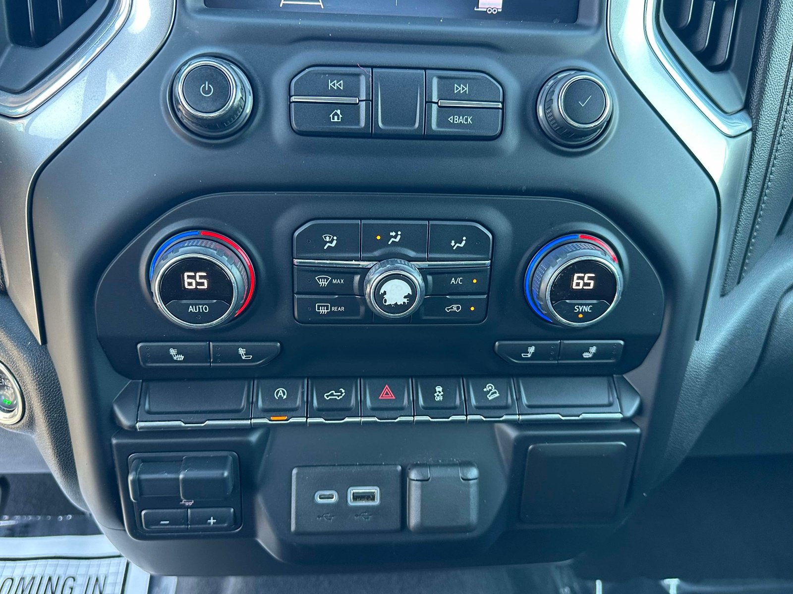 Used 2020 Chevrolet Silverado 1500 RST AWD/4WD image 11