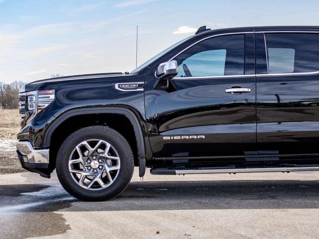 Used 2025 GMC Sierra 1500 SLT w/ SLT Premium Package image 38