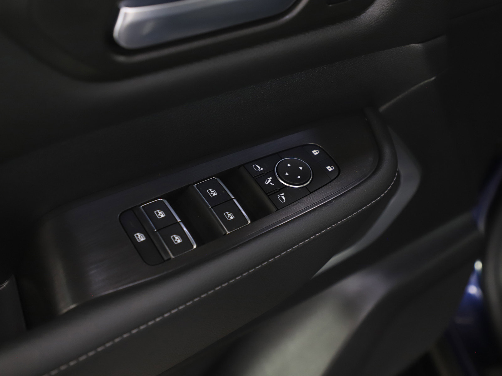 Used 2025 Nissan Armada Platinum Reserve image 24