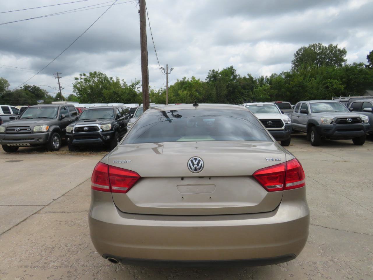 Used 2015 Volkswagen Passat TDI SE FWD image 6