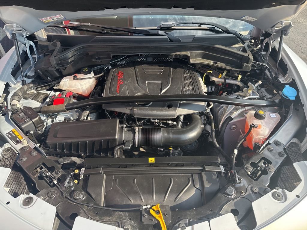 Used 2024 Alfa Romeo Stelvio AWD image 23
