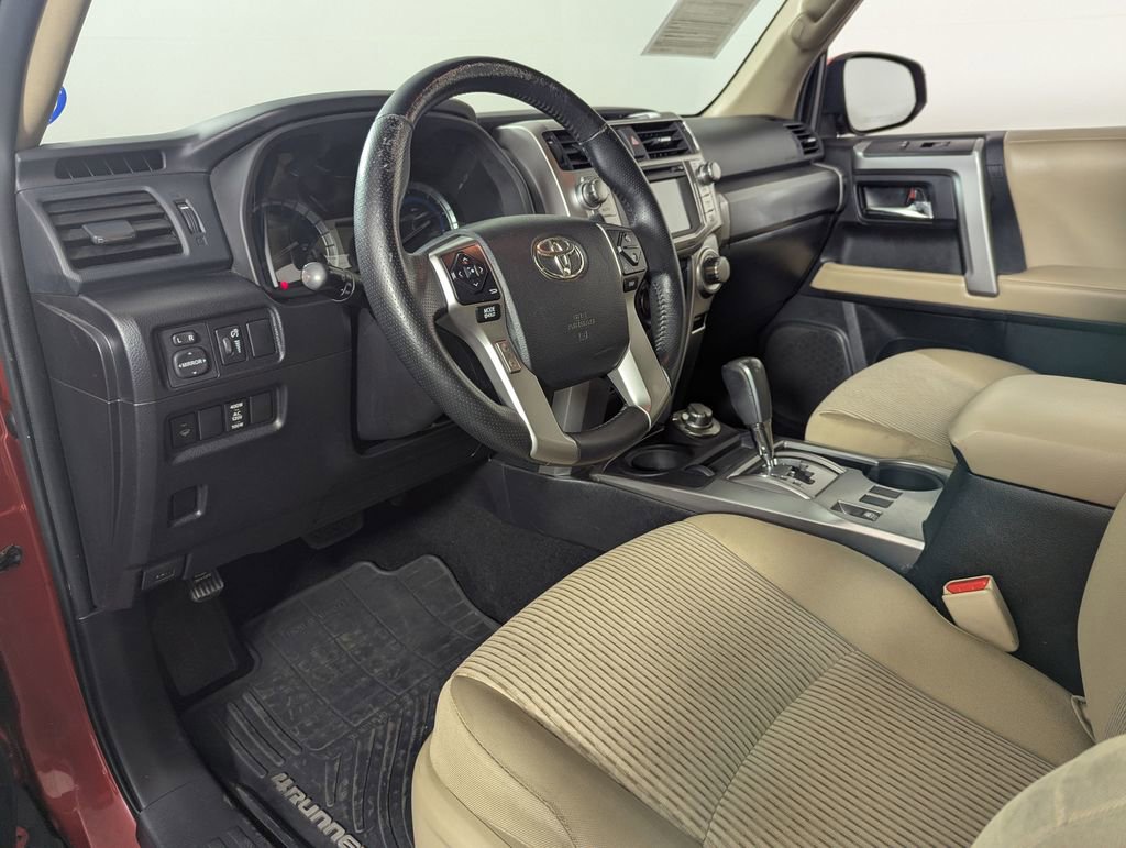 Used 2014 Toyota 4Runner SR5 AWD/4WD image 28