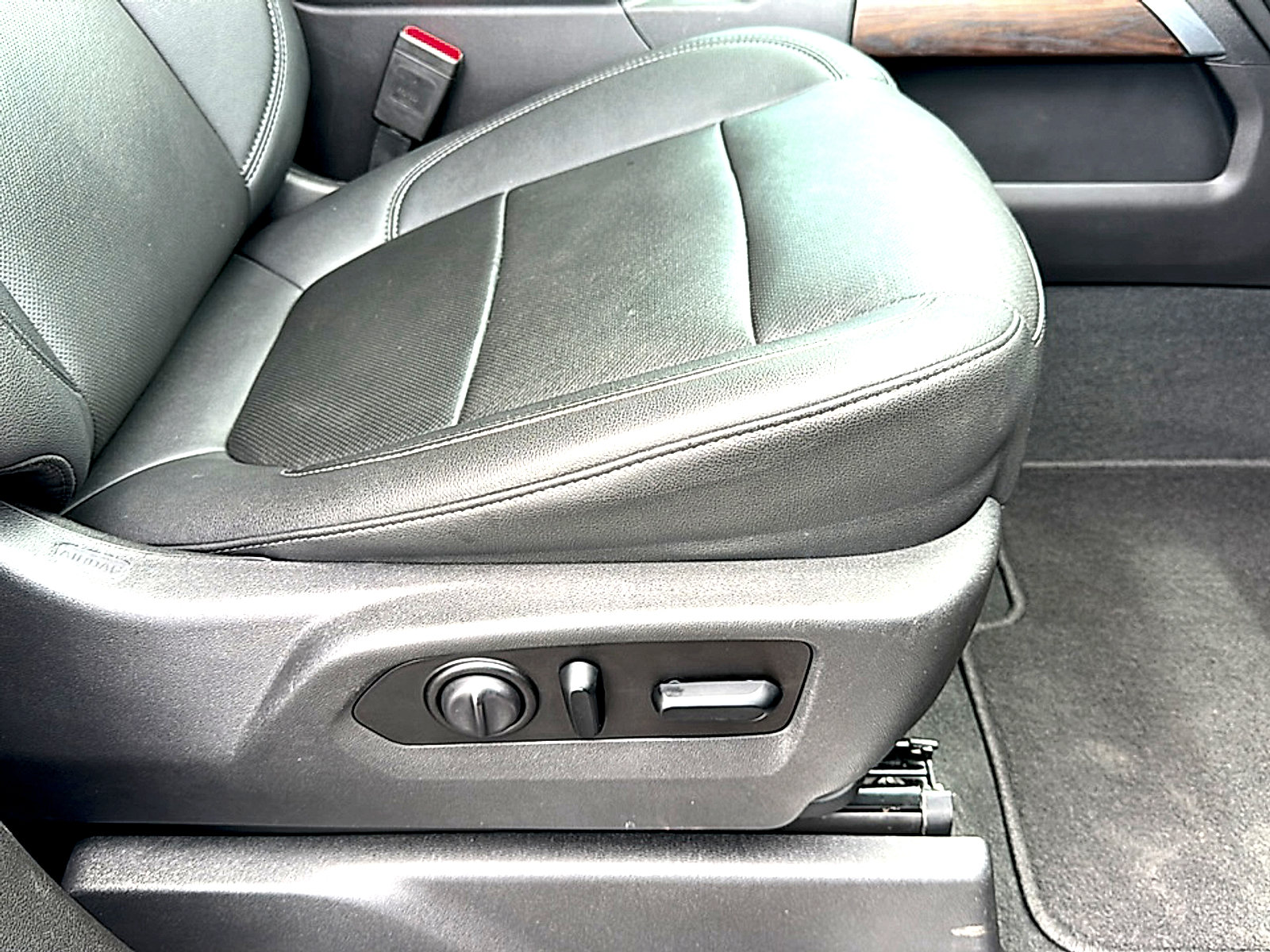 Used 2021 GMC Sierra 1500 SLT RWD image 24