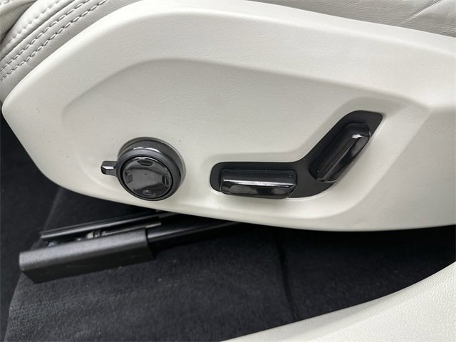 Certified 2025 Volvo XC60 B5 Ultra w/ Protection Package Premier image 12
