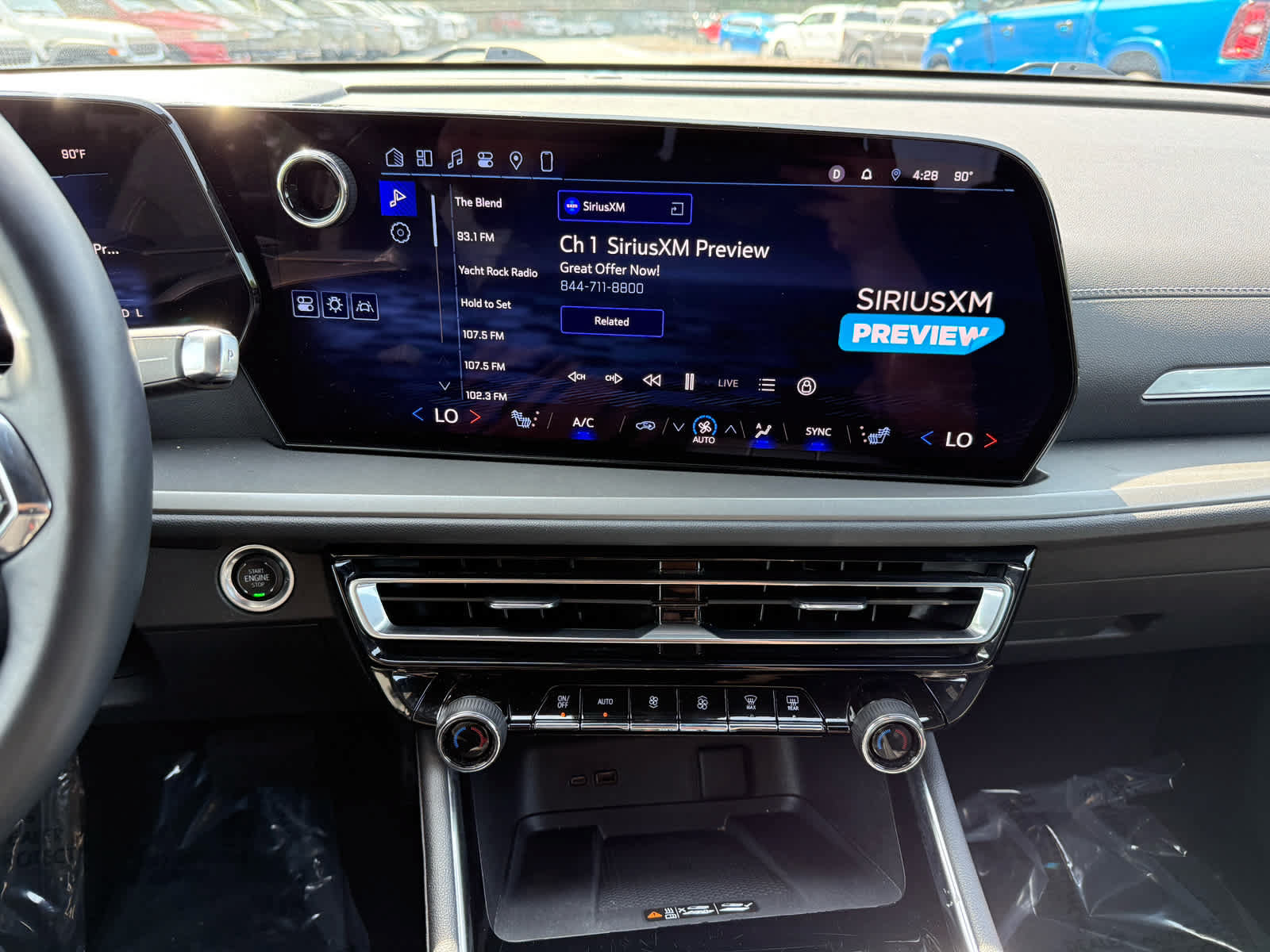 Used 2024 Chevrolet Traverse LT FWD image 17
