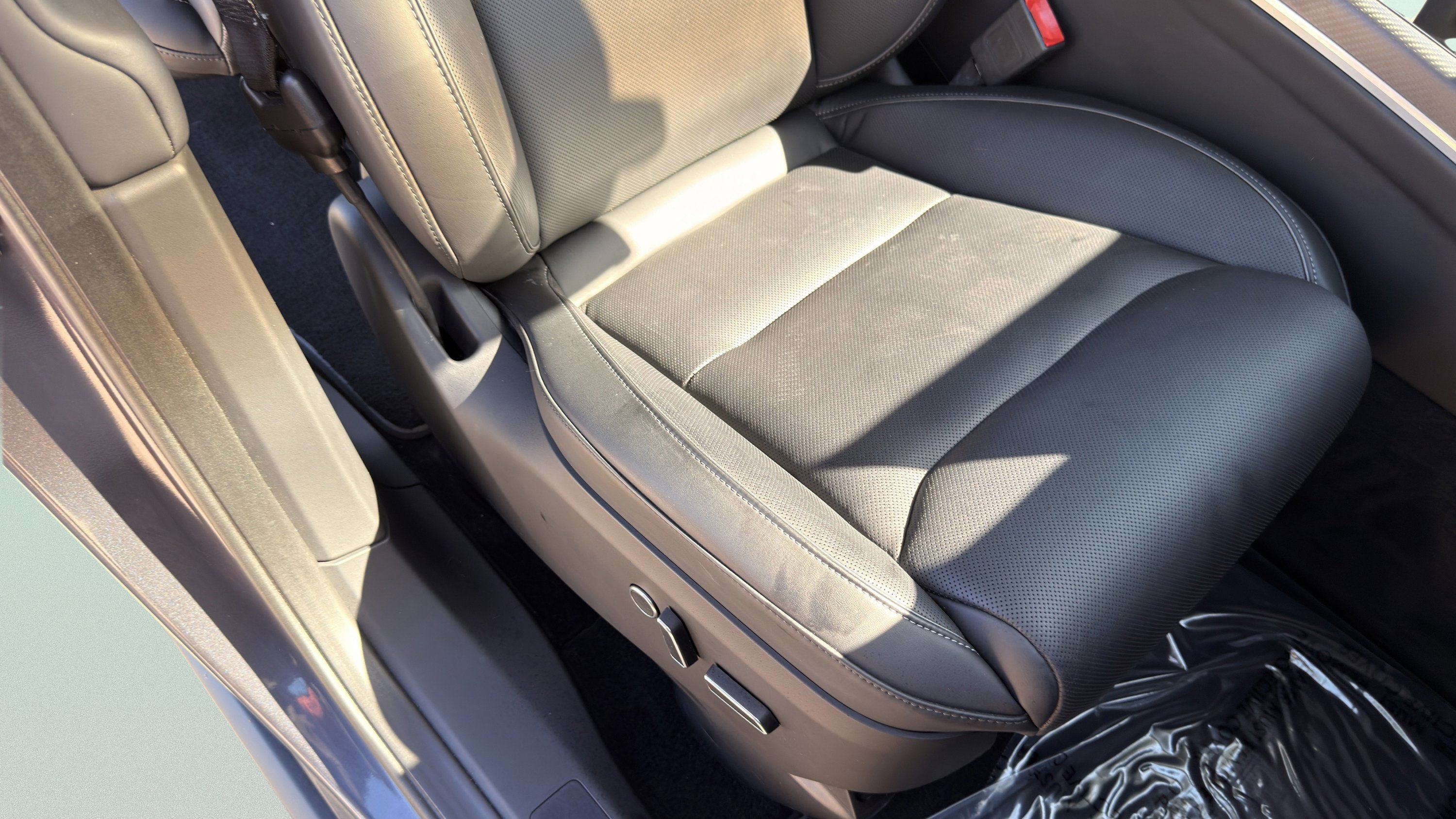 Used 2022 Tesla Model X Plaid image 46