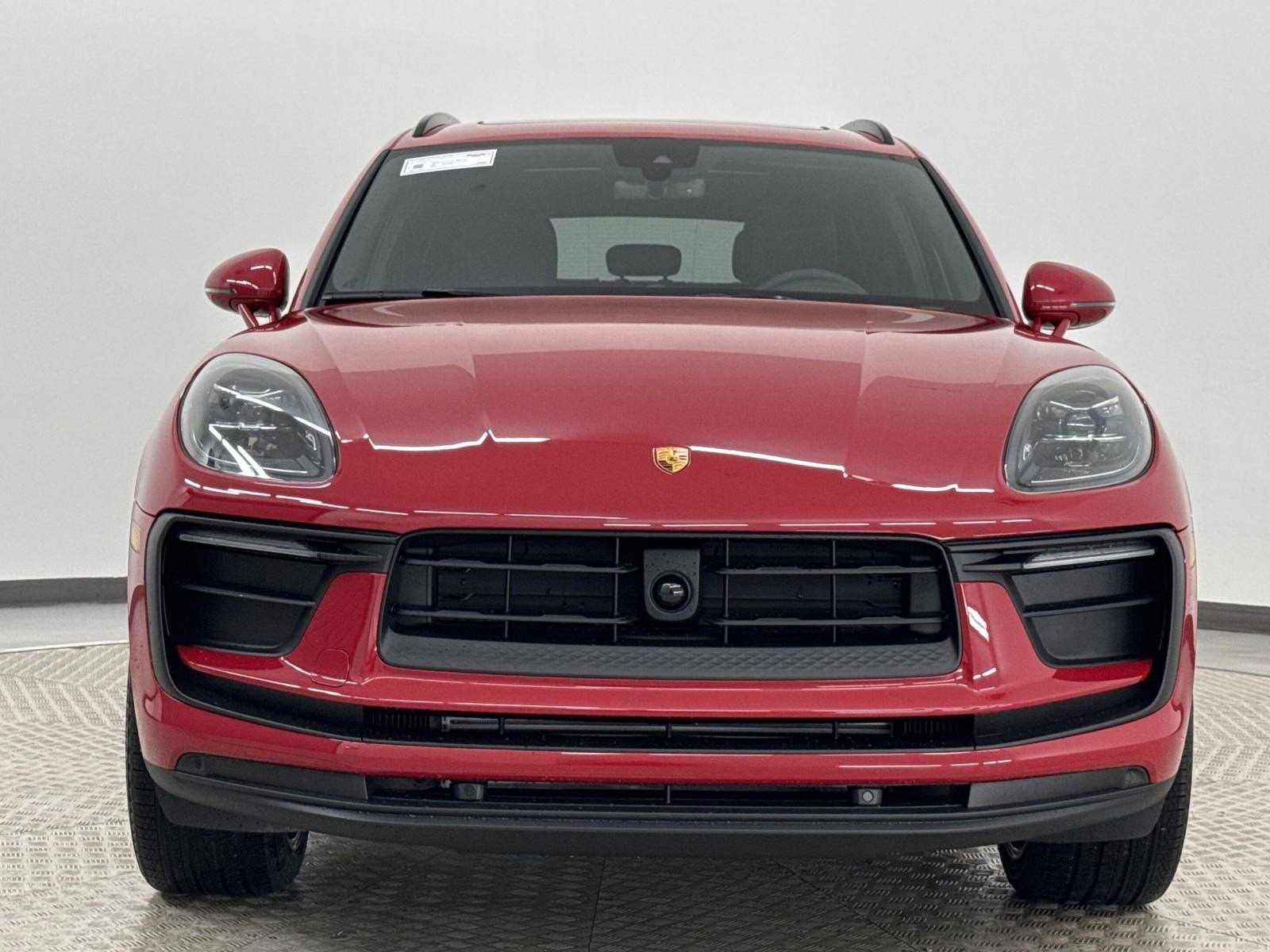 Used 2025 Porsche Macan image 6