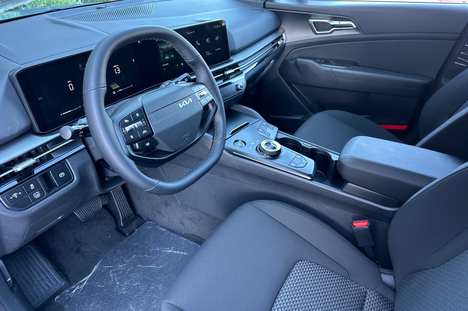 New 2027 Kia Sportage S FWD image 10