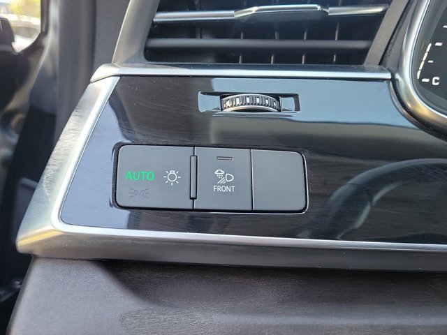 Used 2021 Audi Q8 Premium w/ Black Optic Package image 25