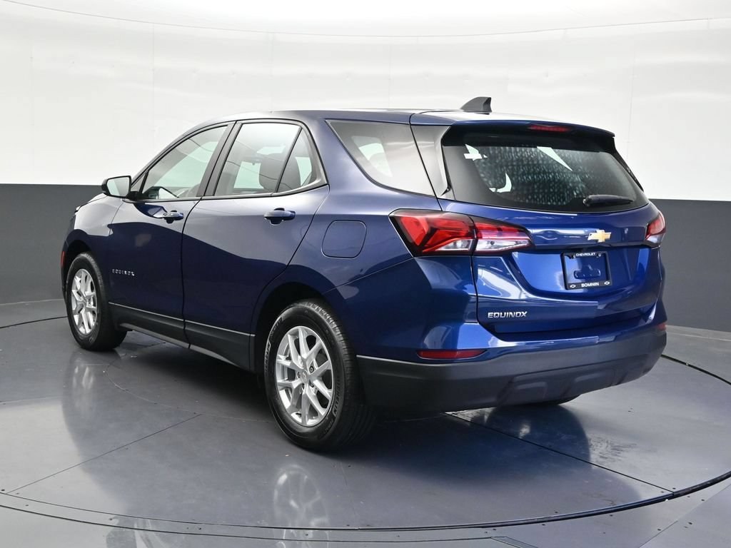 Used 2023 Chevrolet Equinox LS FWD image 3