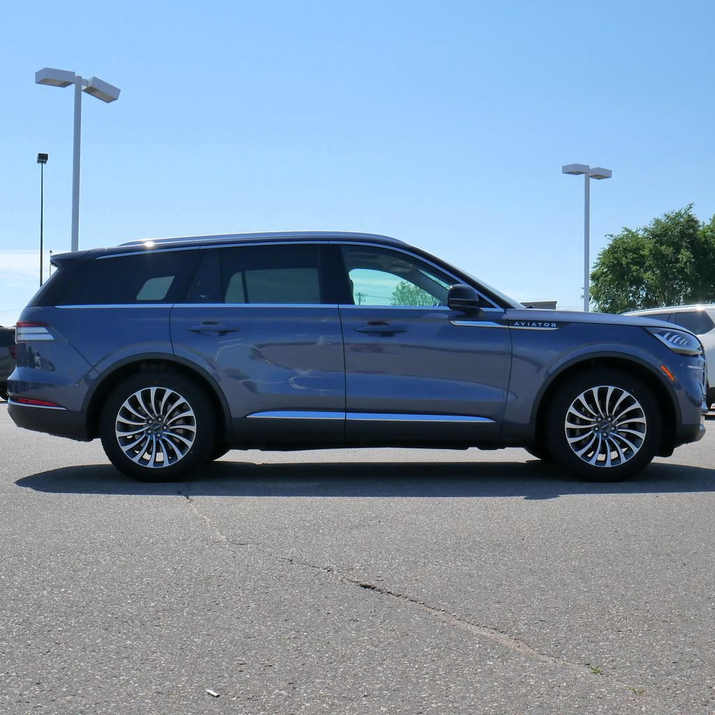 Used 2021 Lincoln Aviator Reserve w/ Elements Package Plus AWD/4WD image 12