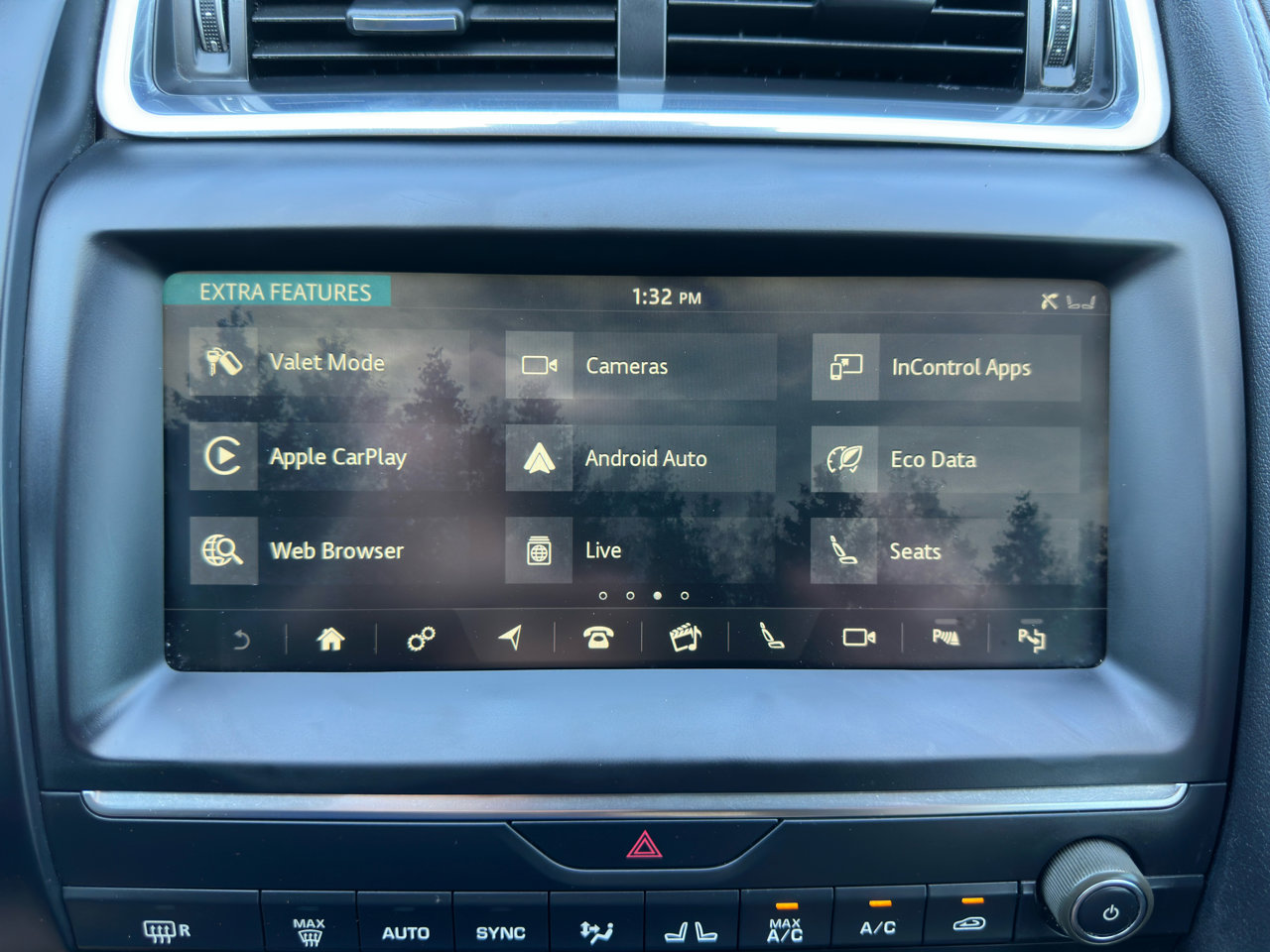 Used 2018 Jaguar E-PACE S image 47