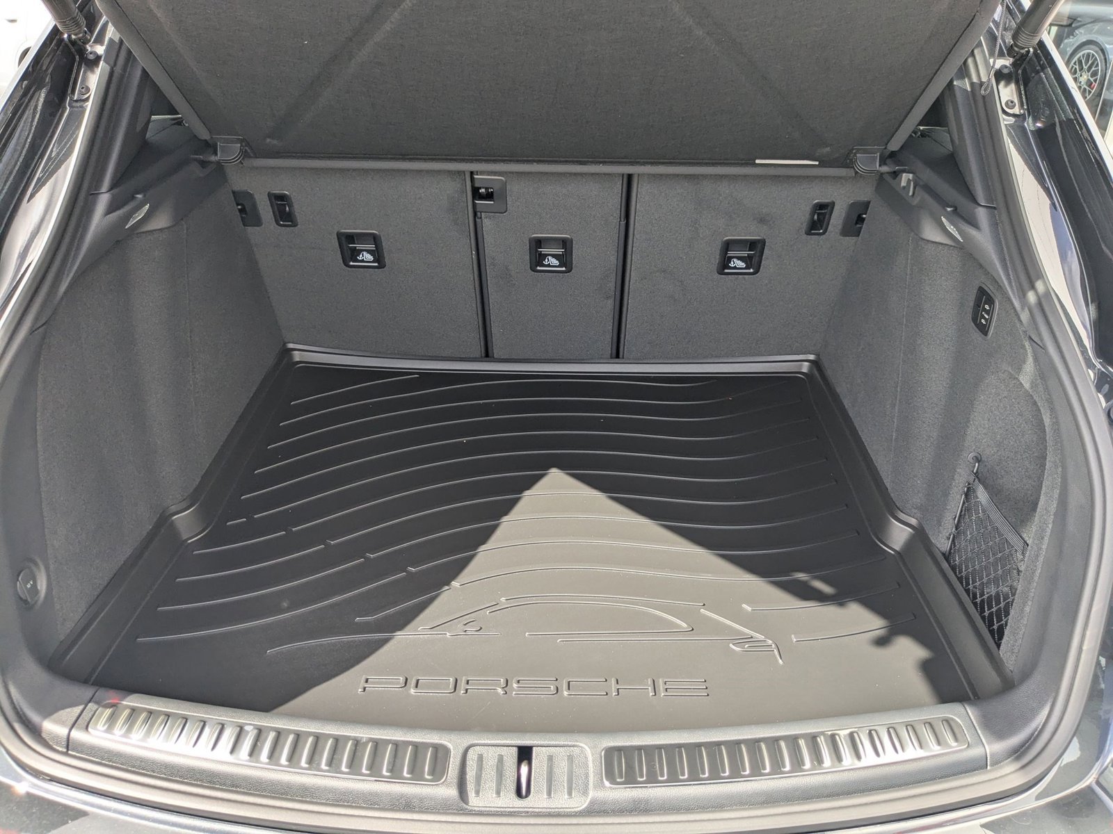 New 2025 Porsche Macan S AWD/4WD image 29
