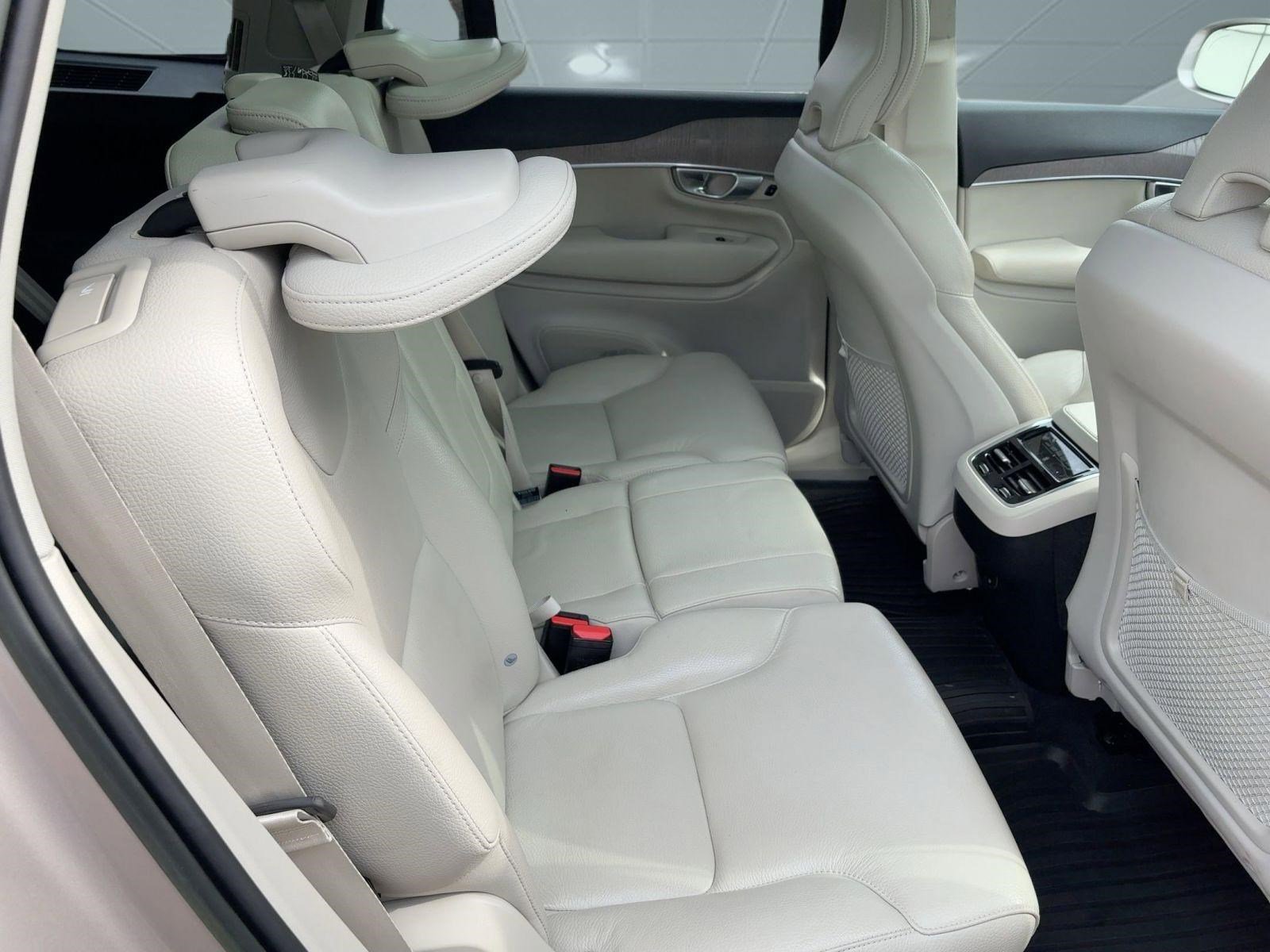 Certified 2023 Volvo XC90 B6 Plus w/ Protection Package image 29