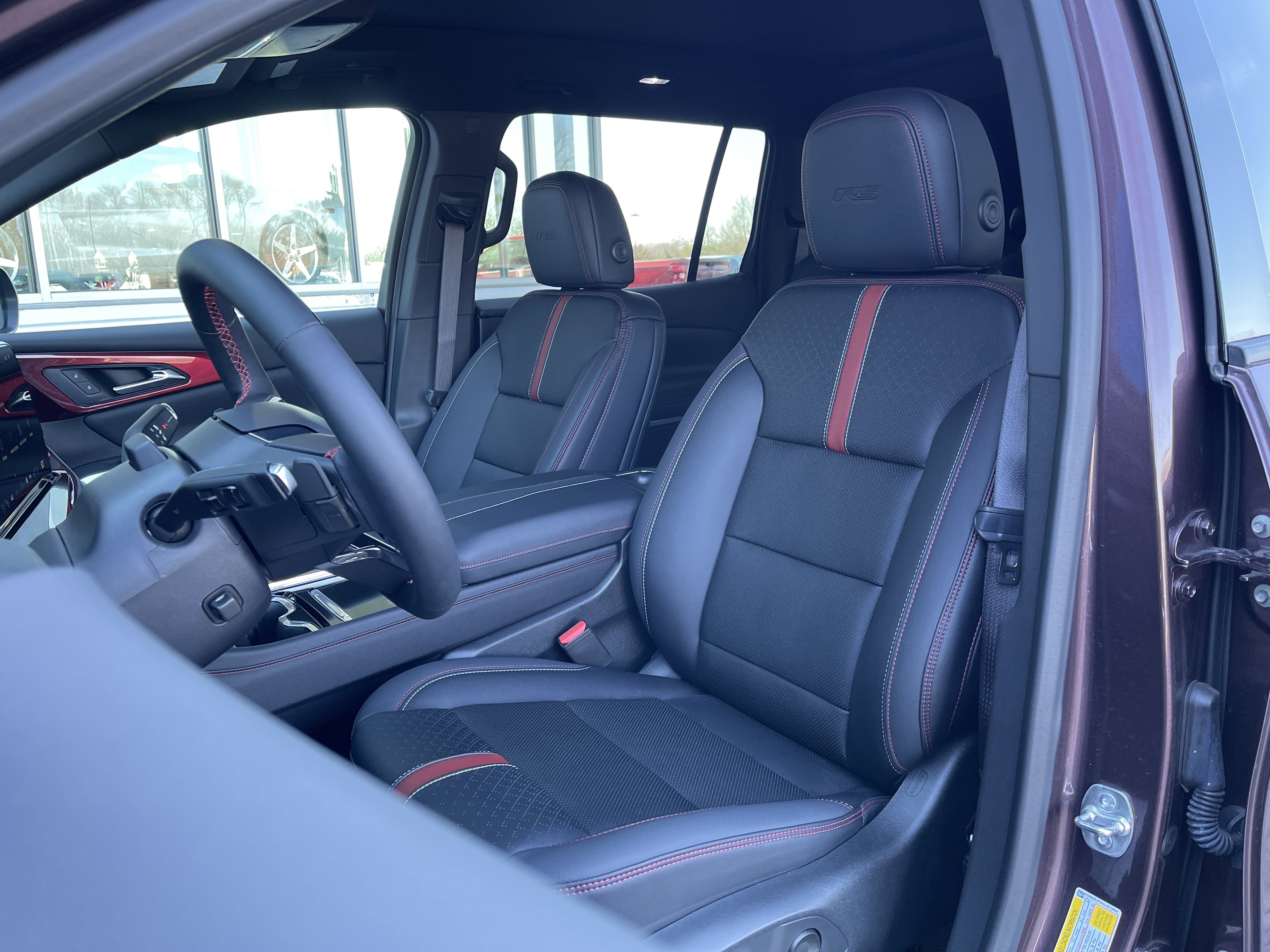 Used 2025 Chevrolet Traverse RS w/ LPO, Floor Liner Package image 17